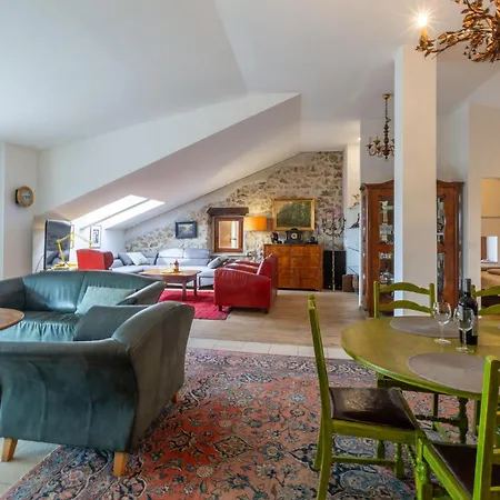 2 Bedroom Cozy In Appartement