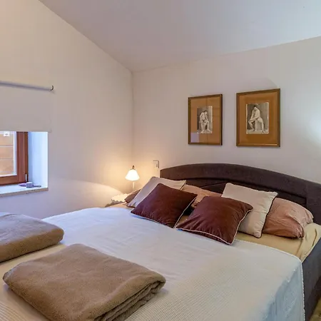 2 Bedroom Cozy In