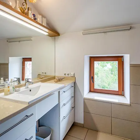 Appartamento 2 Bedroom Cozy In *