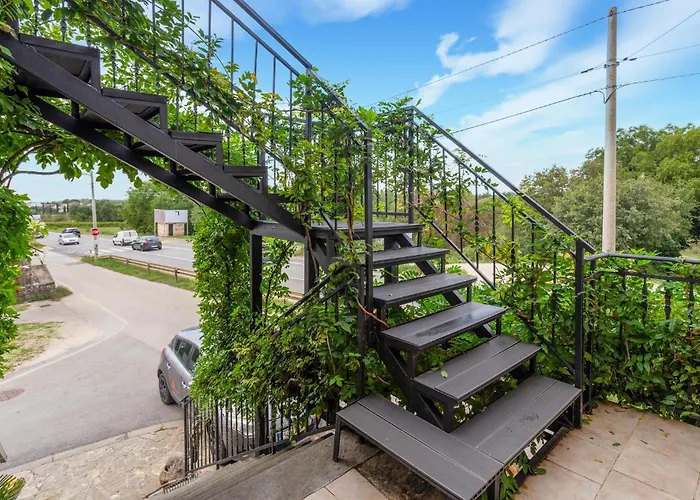 2 Bedroom Cozy In * Πόρετς