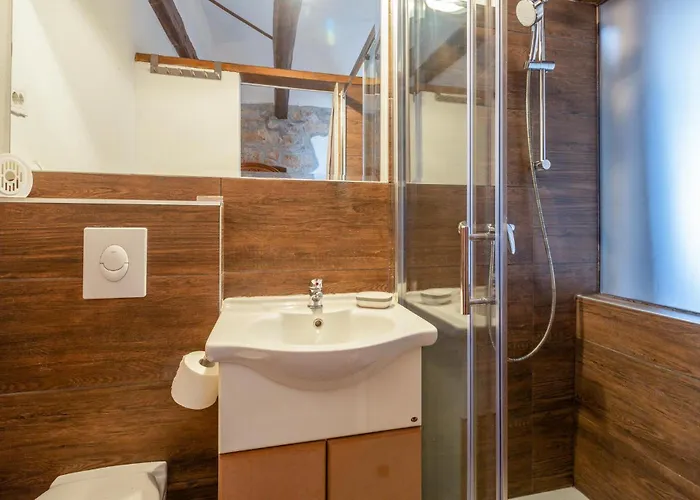 2 Bedroom Cozy In * Πόρετς