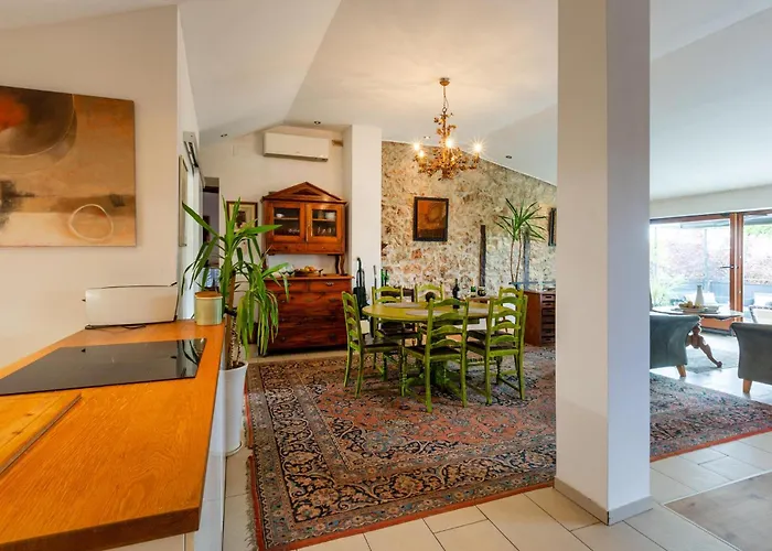 2 Bedroom Cozy In Διαμέρισμα *