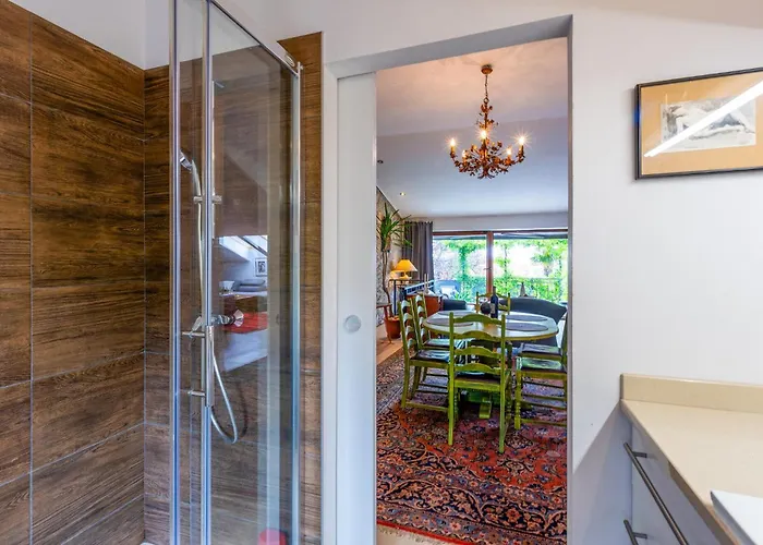 2 Bedroom Cozy In Διαμέρισμα Πόρετς