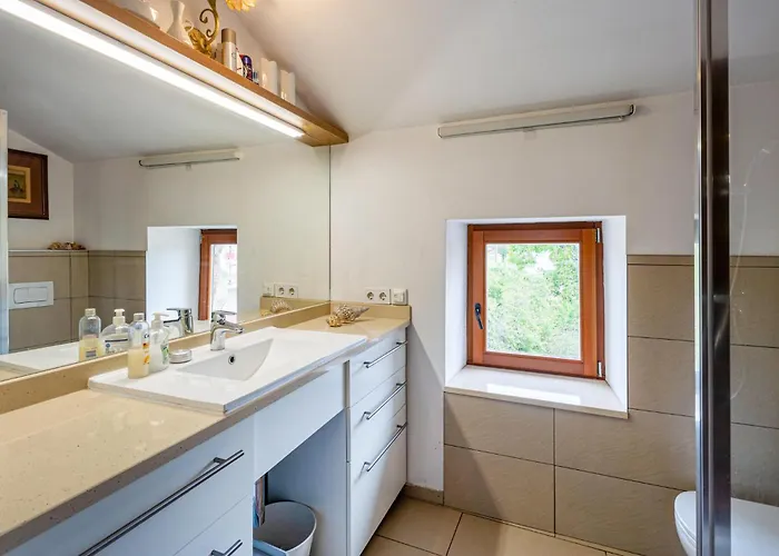 Διαμέρισμα 2 Bedroom Cozy In *