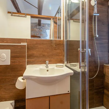 2 Bedroom Cozy In * بوريتش